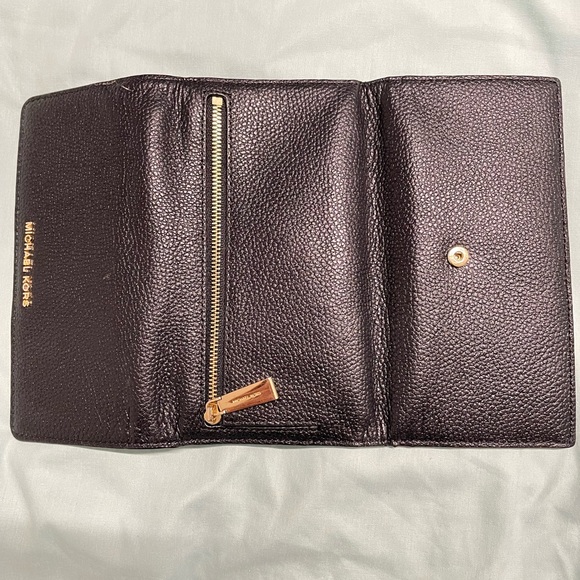 Michael Kors - TriFold Wallet - Picture 2 of 6